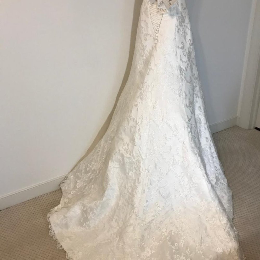 BRIDAL - Picture 4 of 7